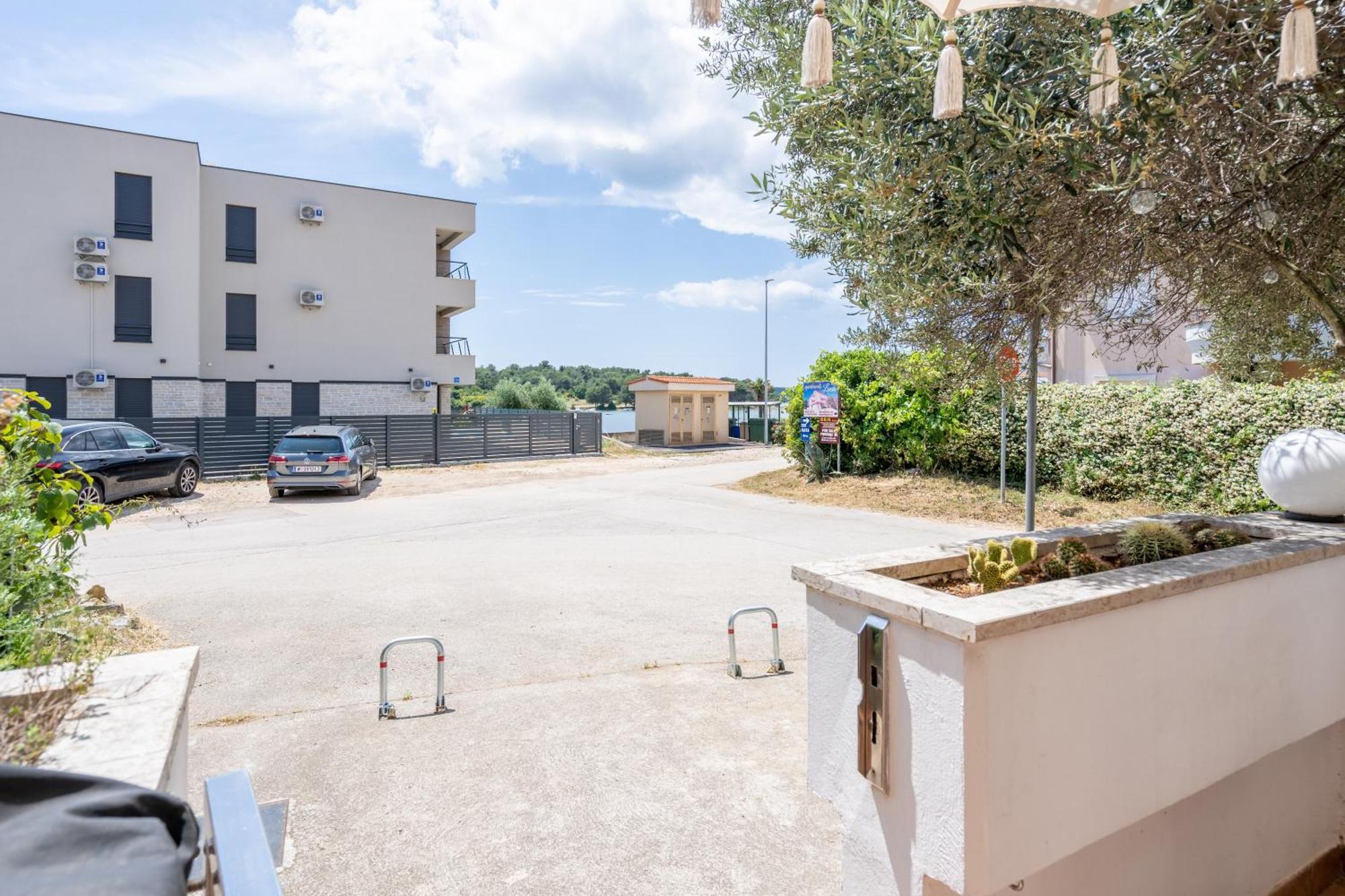 App Akumal-25M Zum Meer, Privatparkplatz, 50 Zoll Smart Tv, Sat Medulin Extérieur photo